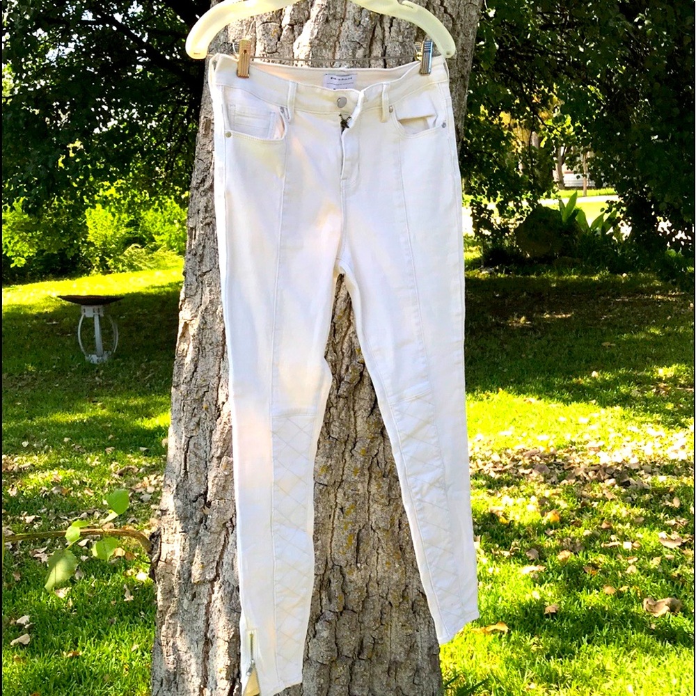 Kendall and Kylie size 8 zippered bottoms